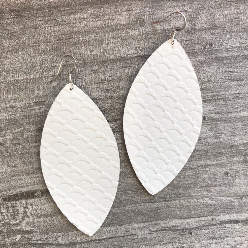 🔵Handmade Thin Marquis Earrings